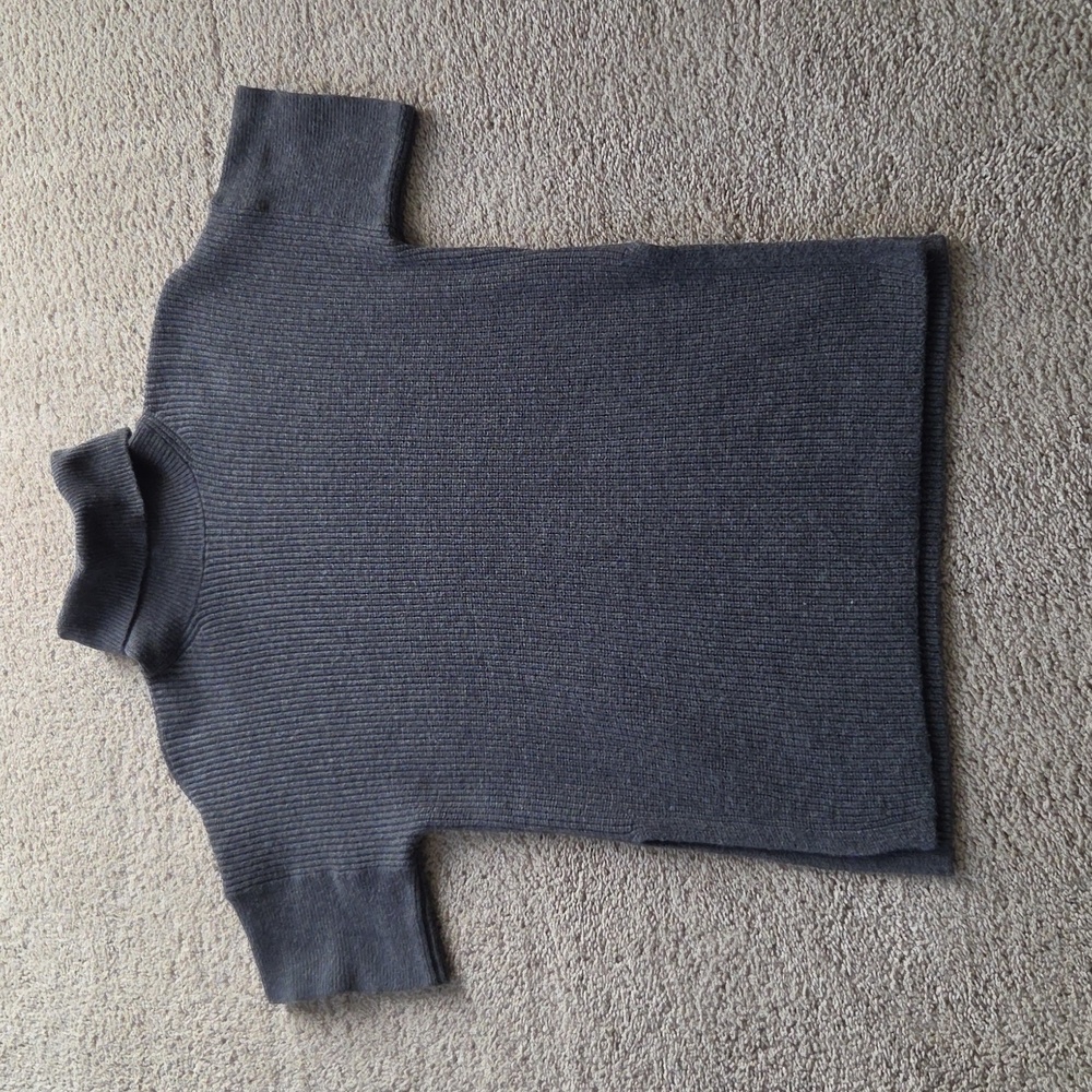 Banana Republic Dark Gray Knit Sweater